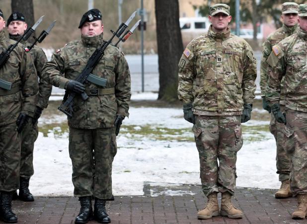لهستان به همه شهروندان آموزش نظامی می‌دهد