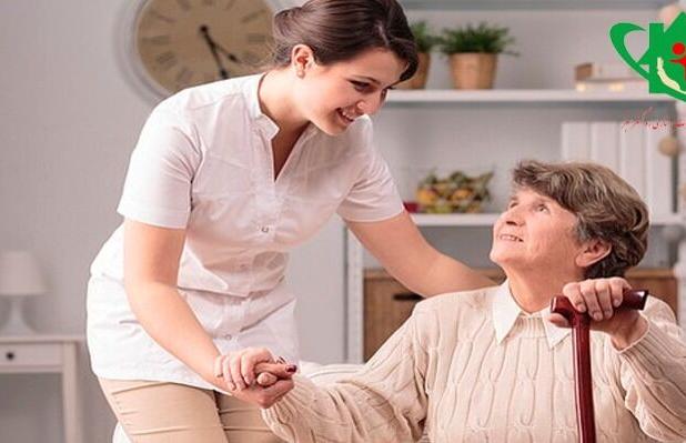 تحول دیجیتال در مراقبت از سالمندان: نقش فناوری‌های نوین در خدمات پرستاری در منزل در سال 2025