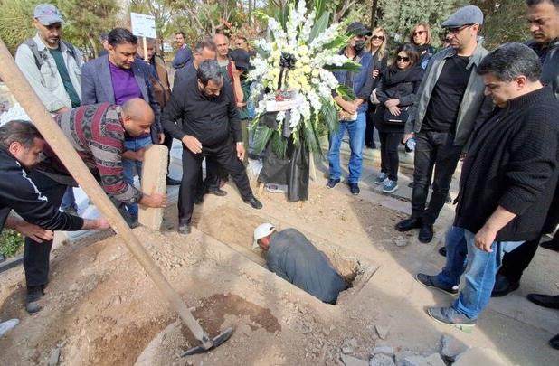 تشییع و خاکسپاری پیکر همایون ارشادی در کرج