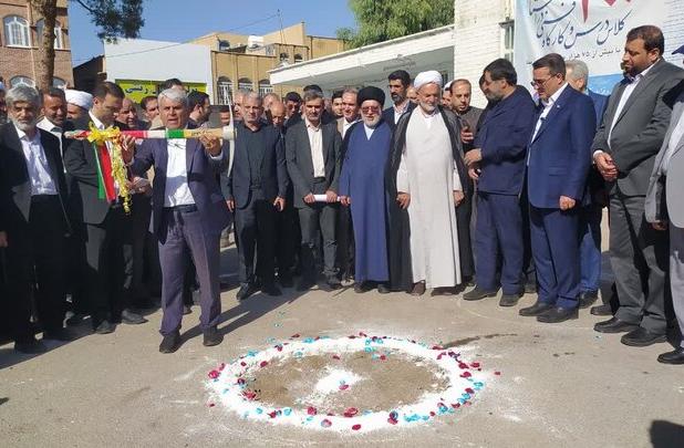 کلنگ‌زنی ۱۳ طرح آموزشی، پرورشی و ورزشی در قم