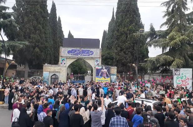 استقبال از رحمان عموزاد قهرمان کشتی جهان در بهشهر