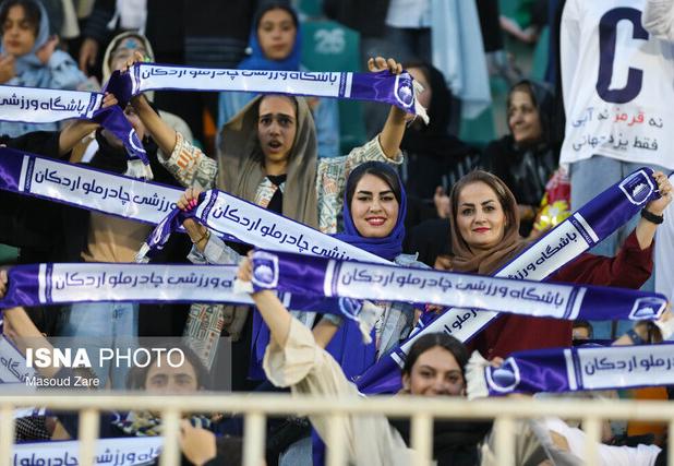اولین میزبانی رسمی چادرملو با ۱۱ هزار و ۵۰۰ تماشاگر/سهم بانوان ۱۰۰۰ صندلی