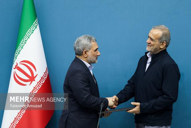 معاون جدید پارلمانی با حضور رئیس‌جمهور معارفه شد