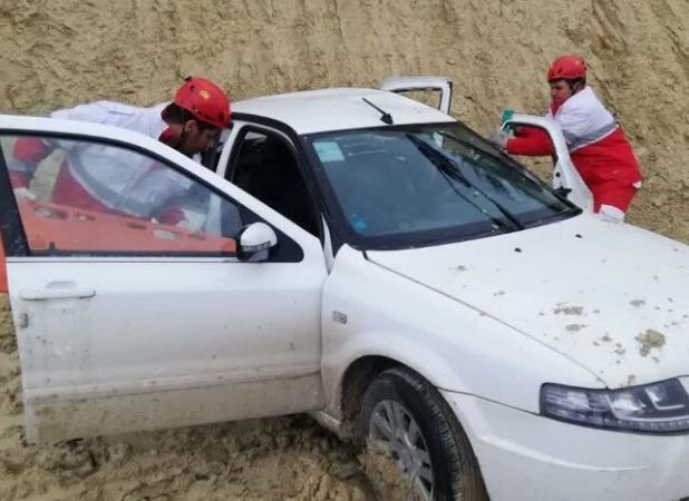 واژگونی سواری دنا در محور سبزوار-میامی؛ یک نفر جان باخت