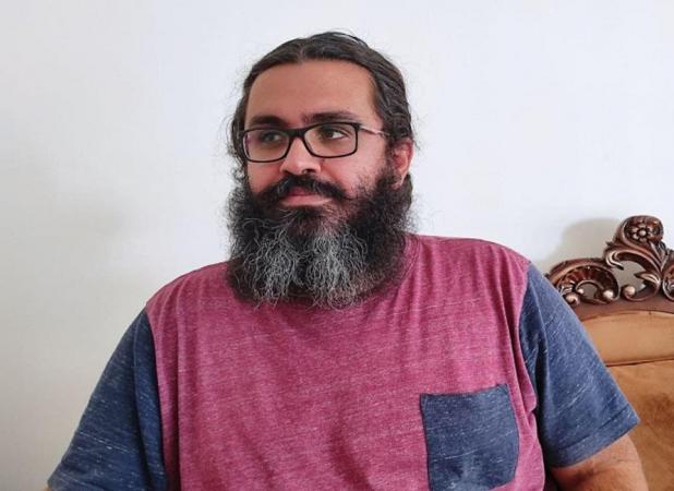 نویسنده تگزاس: فقط فحش از فراستی یاد گرفتم!