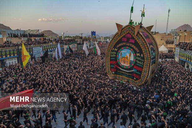 حضور گردشگران خارجی در مراسم تاسوعا و عاشورای «یزد حسینیه ایران»