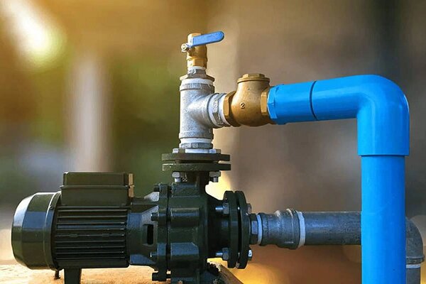 تحمیل خرید پمپ و مخزن با ناترازی در تولید و مصرف آب