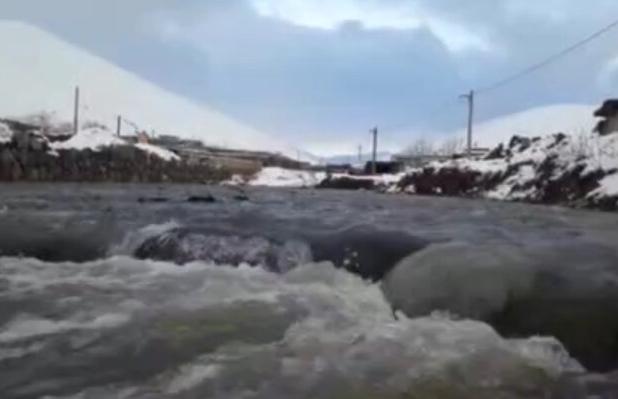 تصاویری از خروش سیمینه رود پس از بارش های اخیر