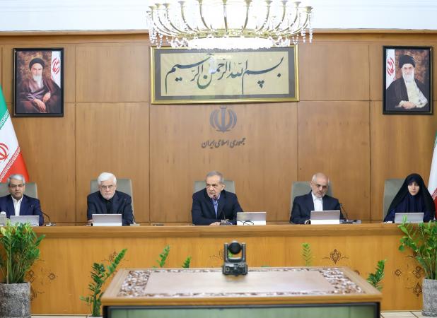 روزنامه شهرداری حمله به دولت پزشکیان را کلید زد