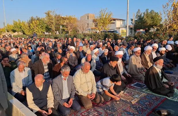 نیایش جمعی شاهرودی‌ها برای باران؛ نماز استسقا اقامه شد