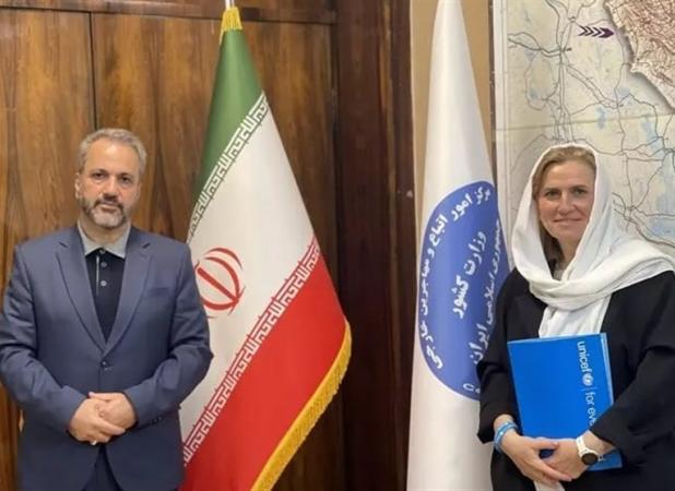 تحصیل اتباع در ایران مشروط به مدارک اقامتی شد