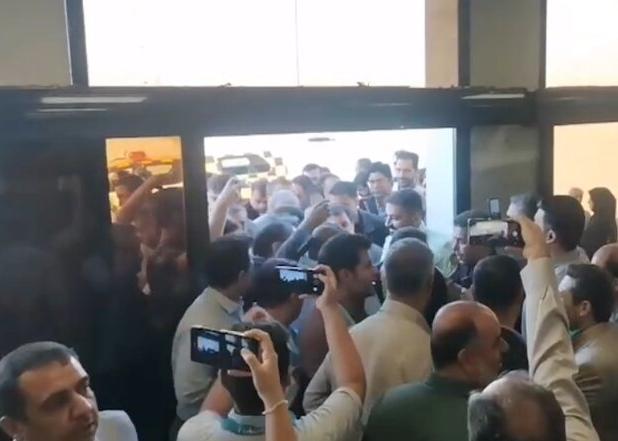 استقبال از پزشکیان در فرودگاه کرمانشاه