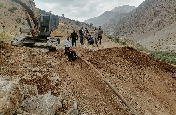 رفع شکستگی خط انتفال مجتمع آبرسانی کوخدان سی سخت؛ آب ۵ روستا وصل شد