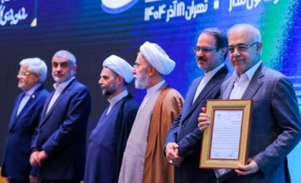 استانداری هرمزگان در جشنواره ملی شفافیت و مبارزه با فساد رتبه برتر کشور را کسب کرد