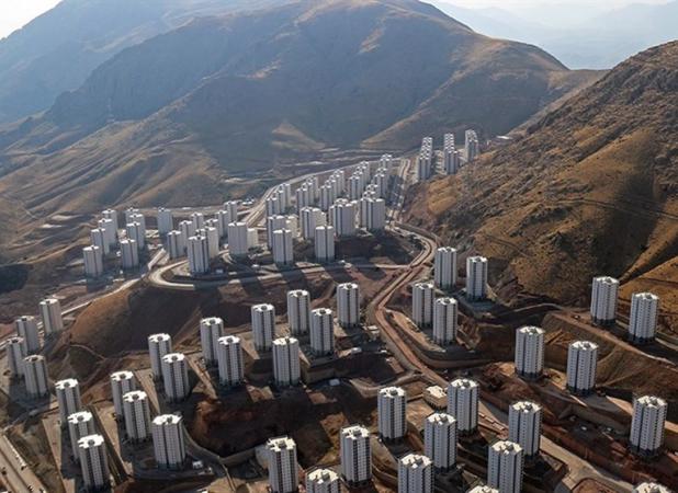 افتتاح ۱۰ هزار واحد مسکن مهر پردیس پس از ۱۰ سال/۷۰۰۰ واحد دیگر تا آخر پاییز تحویل می شود