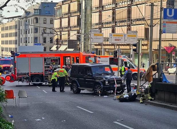 ورود یک خودرو به جمعیت و زخمی شدن ۹ نفر در هلند