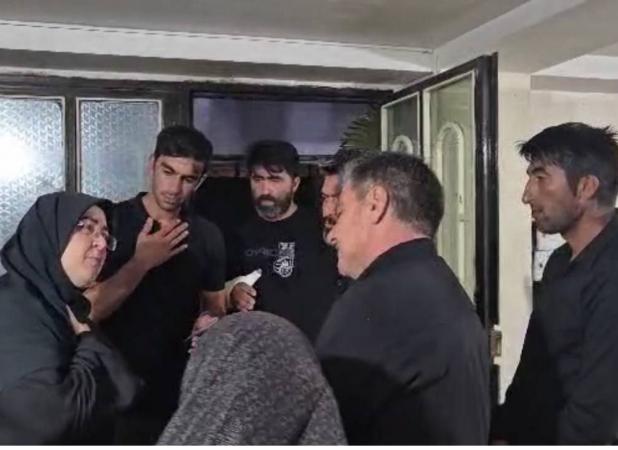 تصاویری از سخنگوی دولت در خانه الهه حسین‌نژاد