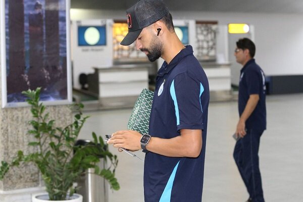 مدافع استقلال همچنان بلاتکلیف است