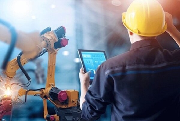 لزوم افزایش قراردادهای ارتباط با صنعت و دانشگاه 