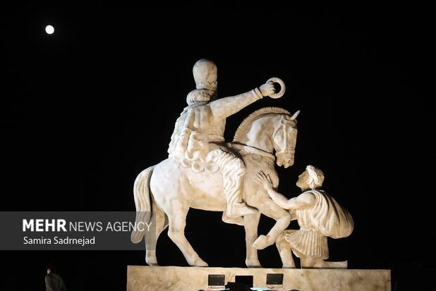 زانوهای استکبار خاک ایران را می شناسند