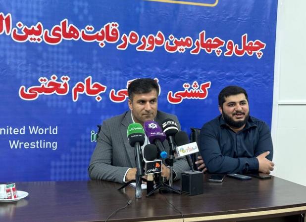 برای میزبانی مسابقات کشتی فرنگی صنایع نفتی خوزستان پای کار آمده‌اند/ سالن استاندارد نداریم