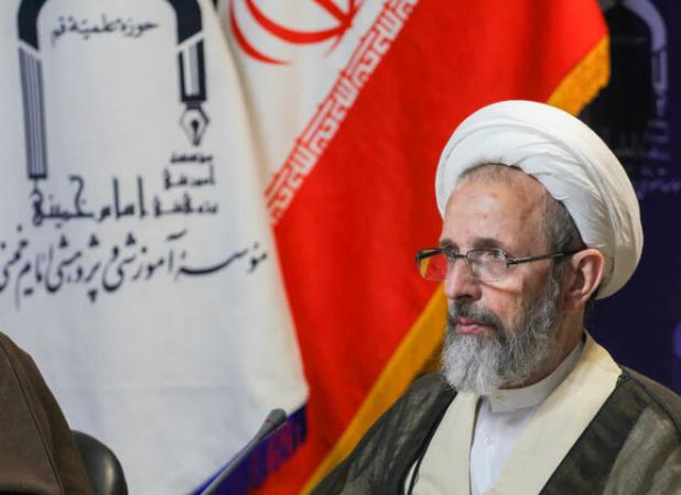 عضو مجلس خبرگان از برگزاری هفته دیزاین در ایام فاطمیه انتقاد کرد