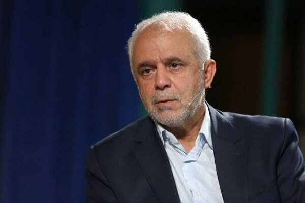 مادران و همسران شهدا نگذاشتند بیرق شهیدشان بر زمین بیفتد