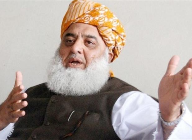 توصیه فضل الرحمان به دولت پاکستان درباره پناهجویان افغان