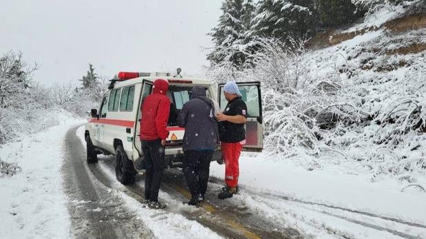 امدادرسانی هلال احمر گلستان به ۲۱۸ گرفتار در برف/ رهاسازی ۸۶ خودرو از کولاک
