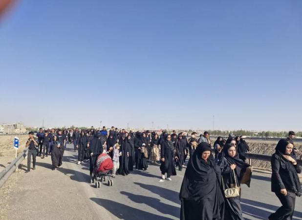 پیاده روی جاماندگان اربعین در سیرجان