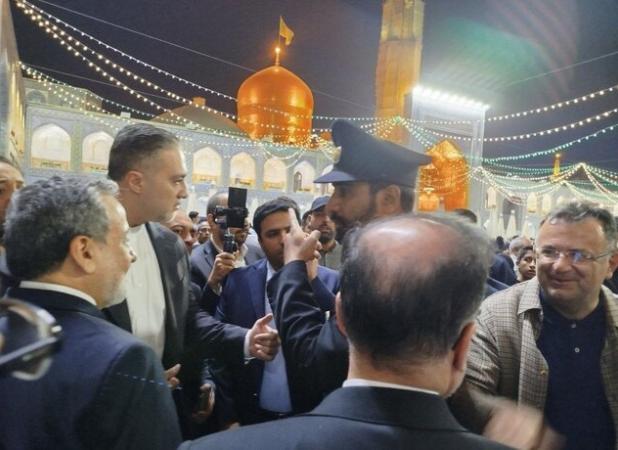 تشرف عراقچی به حرم مطهر رضوی
