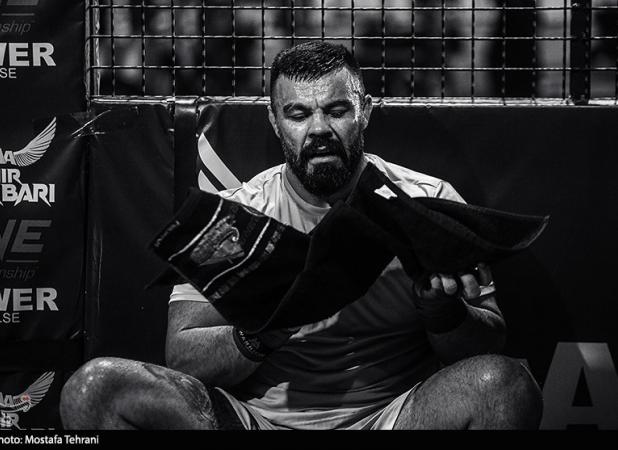 پیروزی سخت امیر علی‌اکبری مقابل جانسون آمریکایی؛ یک گام تا کمربند قهرمانی ACA