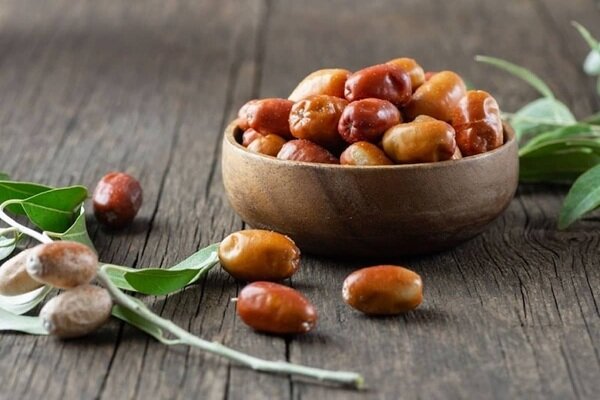 جعفری: ۴۰ تن سنجد از باغ‌های آذربایجان غربی برداشت می شود