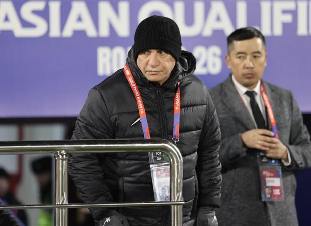 قلعه‌نویی: باید بازیکنان تیم ملی را ستایش کنیم