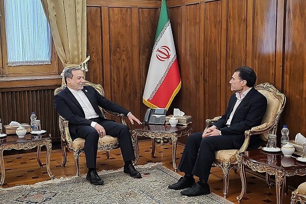 دیدار دبیر شورای راهبردی روابط خارجی با وزیر امور خارجه