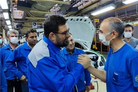 بازدید سرزده مدیر حوزه مدیرعامل ایران خودرو ازخطوط تولید