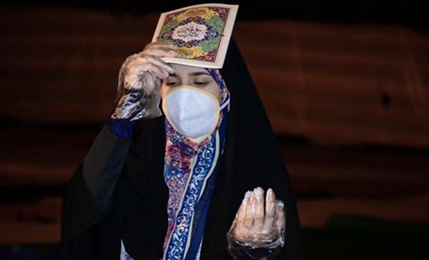 علائم‌دارها در خانه شب زنده‌داری کنند