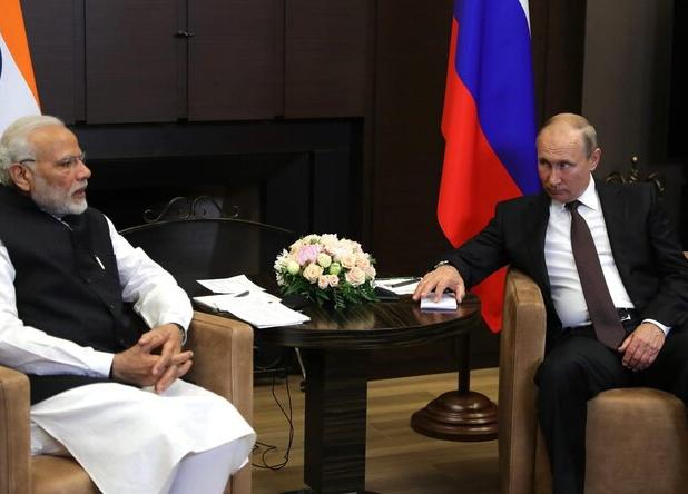 دهلی نو به دنبال ایجاد توازن در روابط با مسکو و غرب