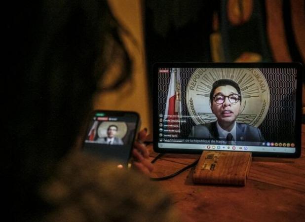 رئیس جمهور ماداگاسکار در پی تشدید اعتراضات ضد دولتی از کشور گریخت