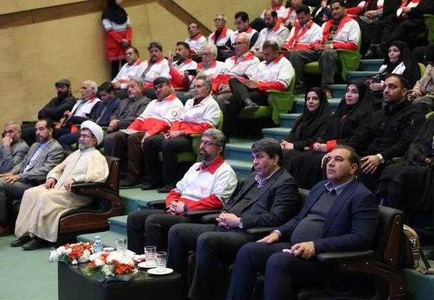 استاندار کرمان: شکوه امروز بم حاصل همبستگی و فداکاری داوطلبان در زلزله است