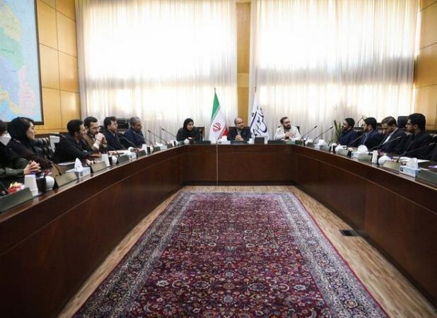 خضریان: حوزه سیاست خارجی با وضعیت مطلوب فاصله دارد