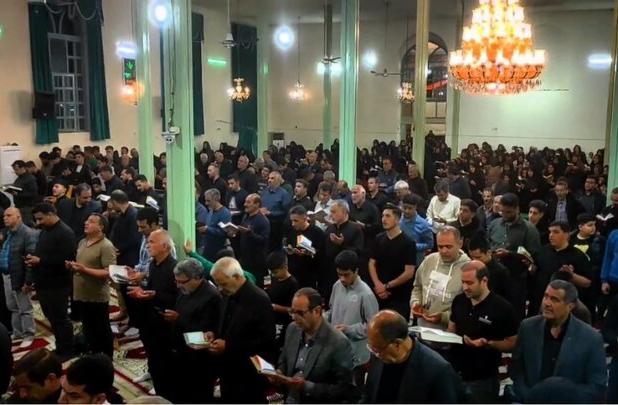 برگزاری مراسم احیا شب بیست و سوم ماه رمضان در مسجد جامع شهر وزوان