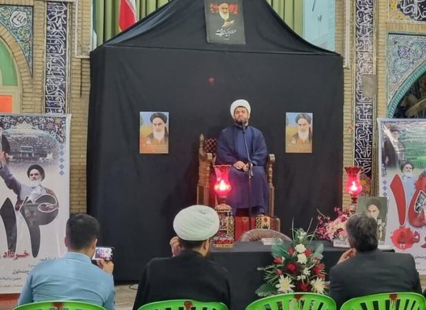ادامه راه امام خمینی(ره) با مجهز شدن به ۲ سلاح ایمان و امید