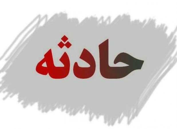 برخورد تریلی حامل سوخت با دهانه تونل شیرین سو تردد را مختل کرد