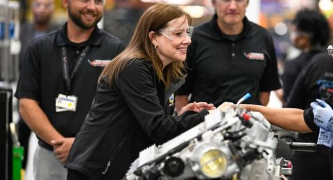 هشدار «مری بارا» از دیترویت!