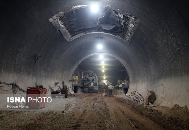 معاون رئیس جمهور از پروژه متروی اهواز بازدید کرد 