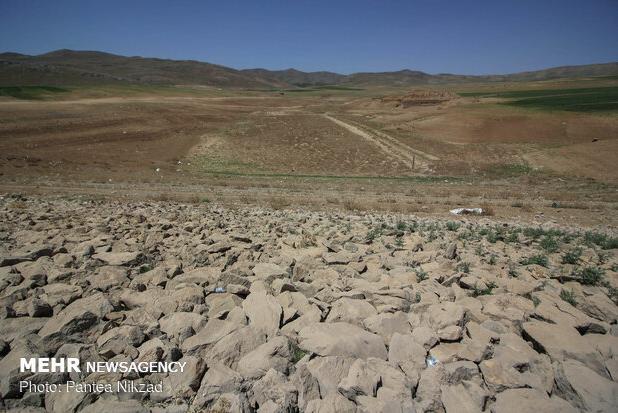 ارغوانی: کاشان و آران و بیدگل همچنان بر مدار خشکی قرار دارد