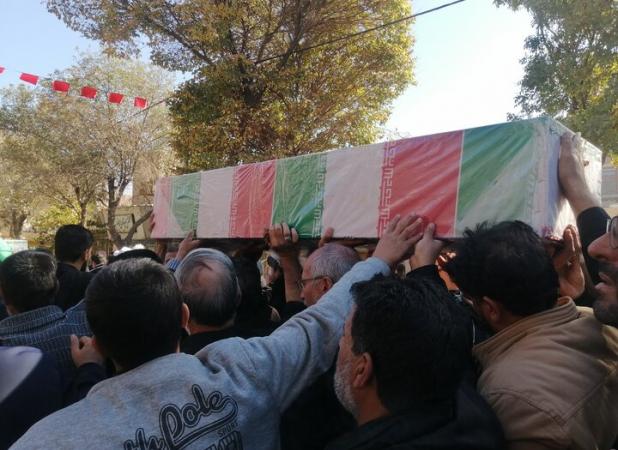 سنگ تمام کرمانی ها در تشییع باشکوه شش شهید گمنام