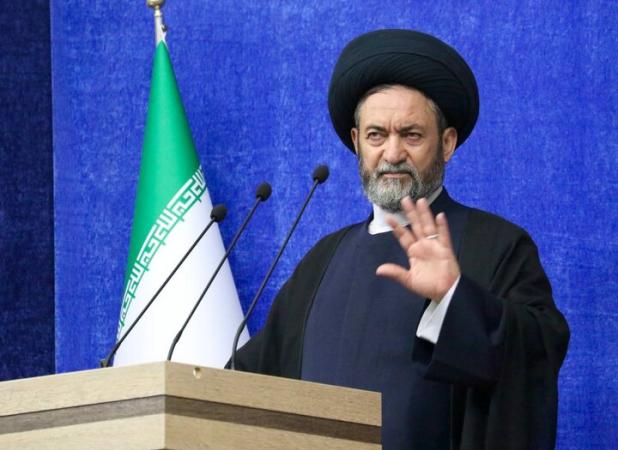 امام جمعه اردبیل: شکستن حرمت و جایگاه معلم جامعه را فرو می پاشد