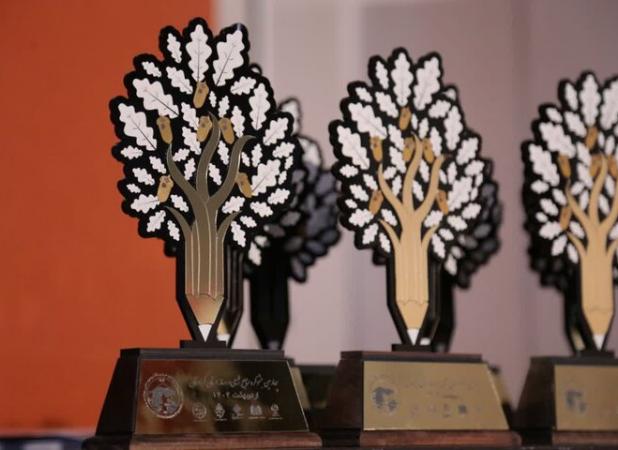 تجلیل از برگزیدگان جشنواره رسانه و منابع طبیعی در کردستان